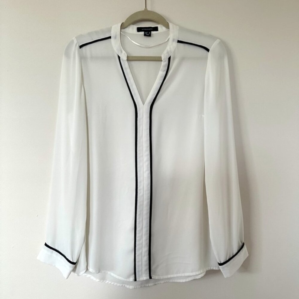 Atmosphere, white/black, v-neck blouse, Size 6